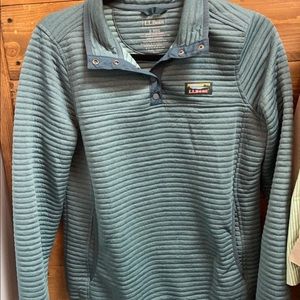 LL bean pullover size small